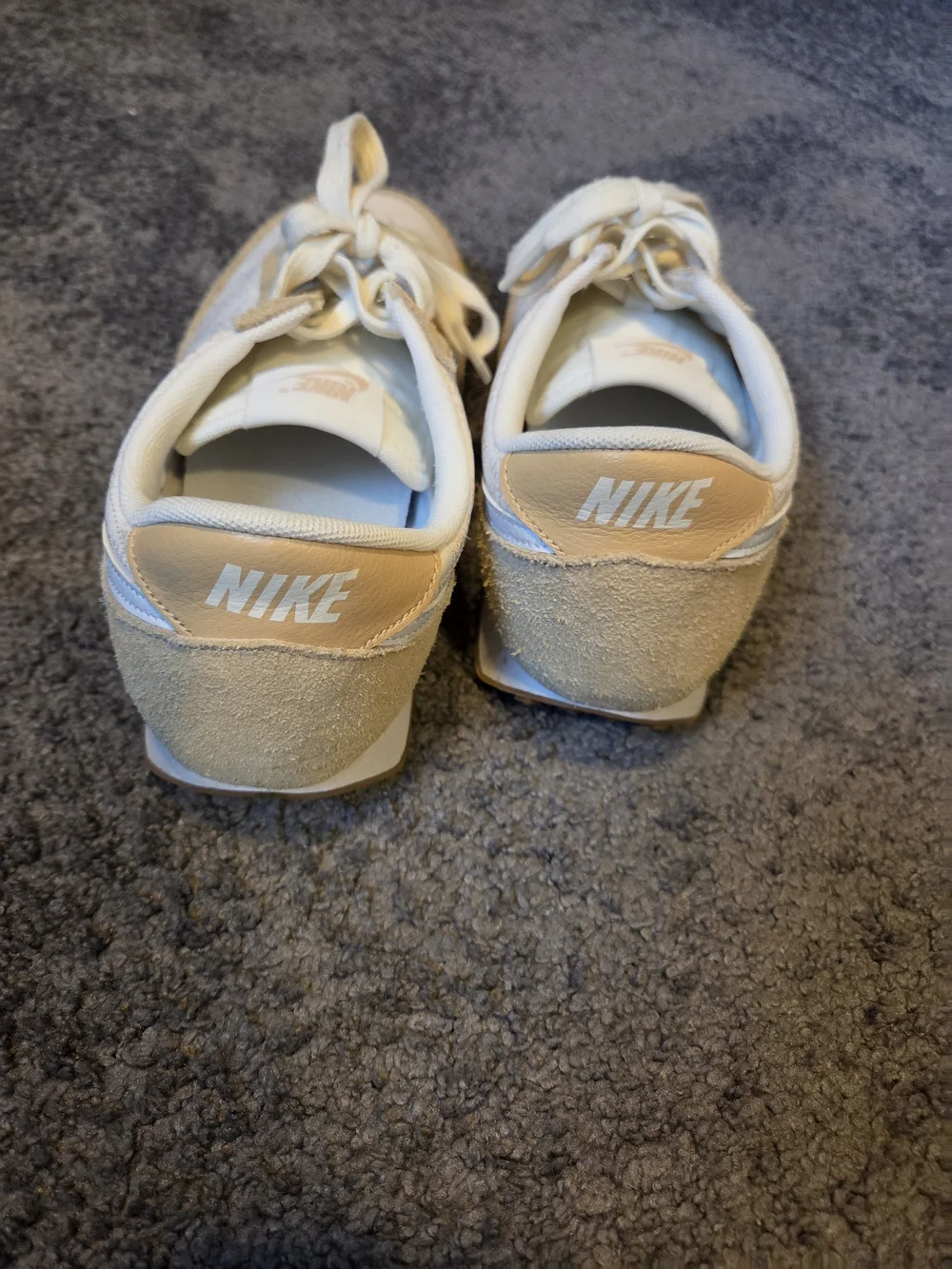 Nike Women’s Cream & Tan Floral Accent Lace-Up Sneakers